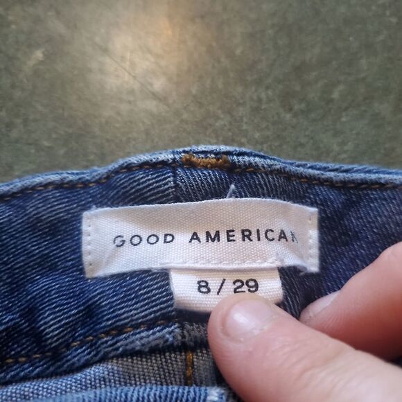 Good American GOOD LEGS CROP FRAY HEM Sz 8/29 - Picture 4 of 6